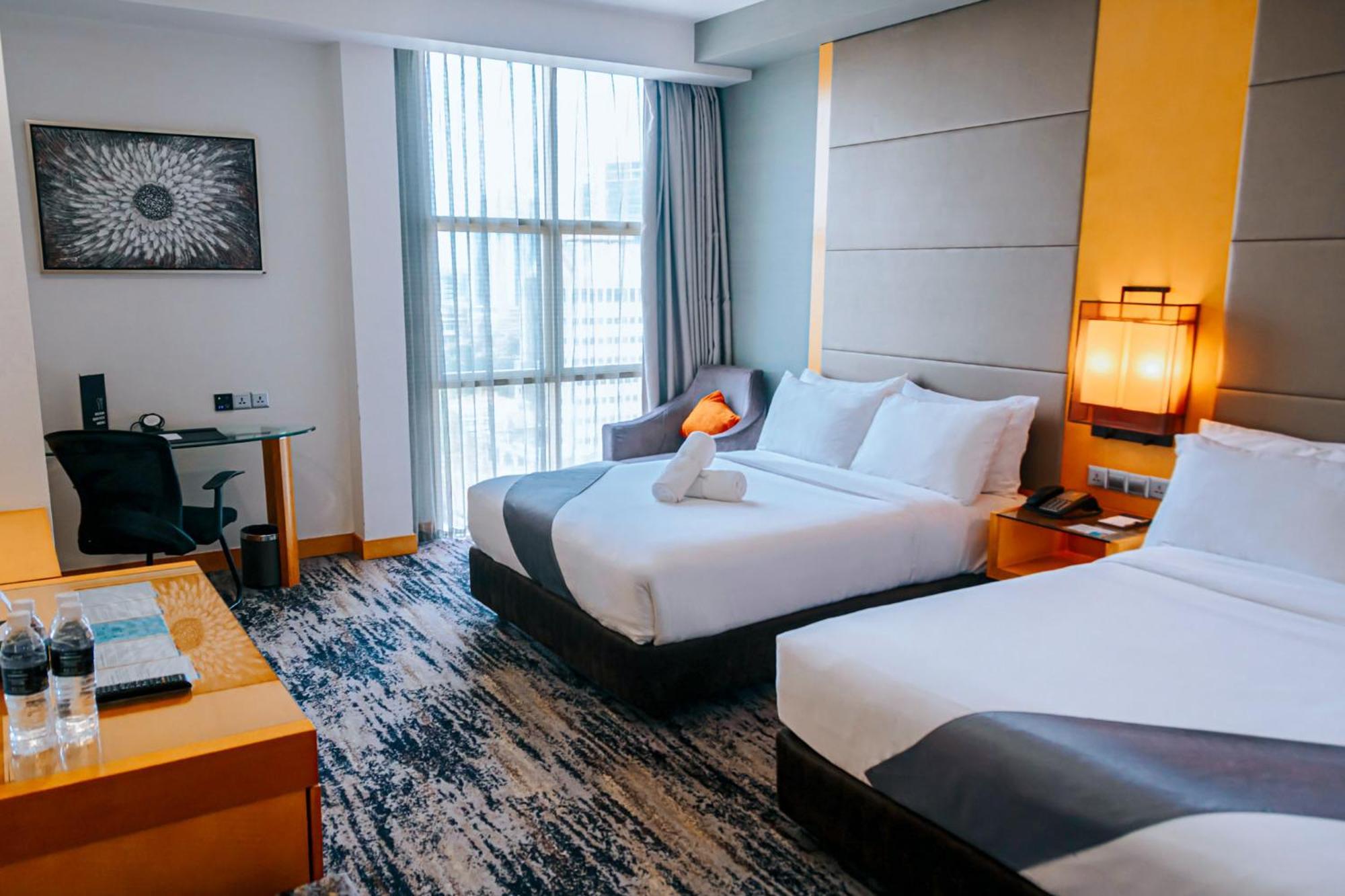 The Waterfront Hotel Kuching Eksteriør bilde