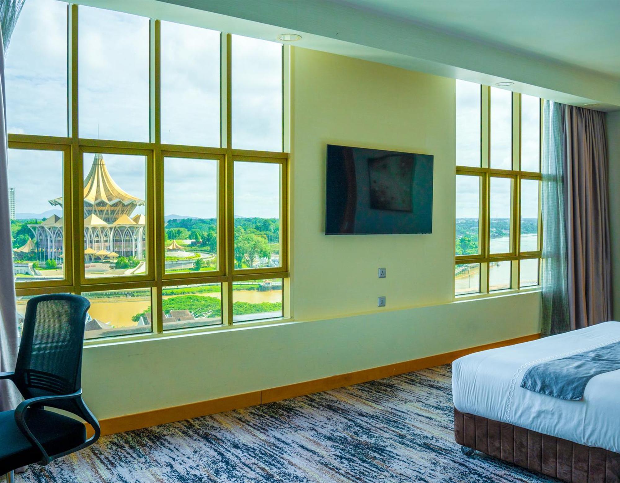 The Waterfront Hotel Kuching Eksteriør bilde A room at the hotel